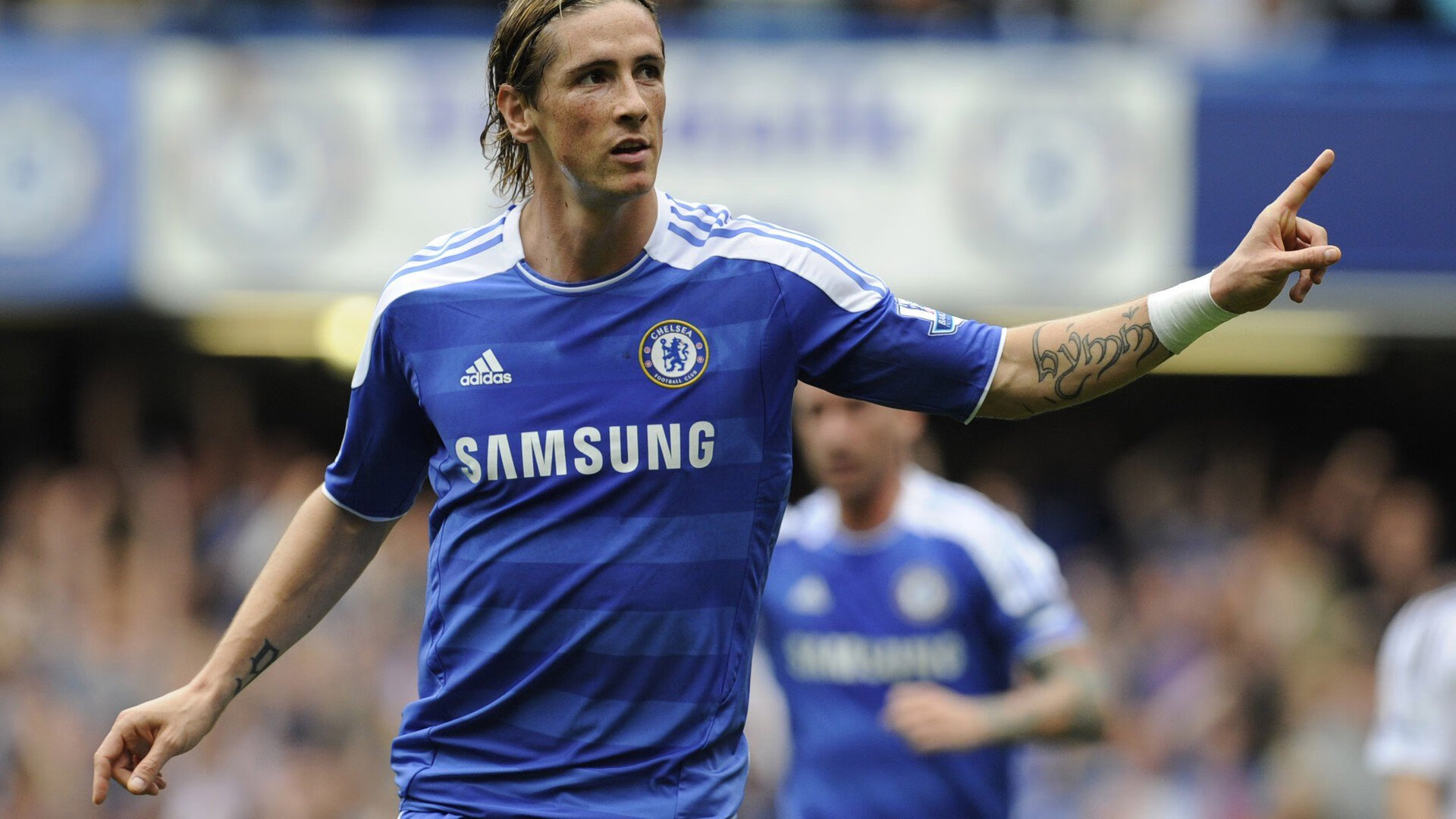 凯蒂·莱德基稳健掌控比赛节奏，凯蒂芬得莱