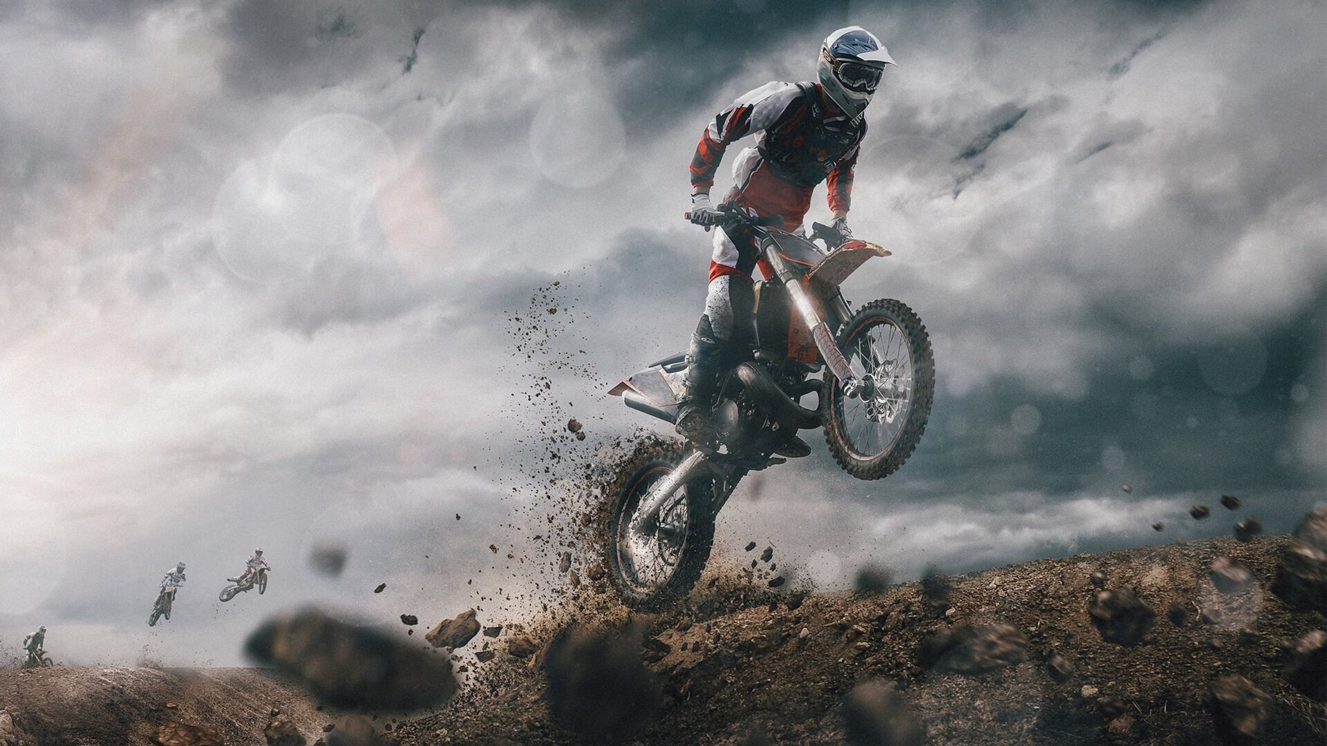 锋线压迫点设置是否决定中场高位接应成功率,锋线组合